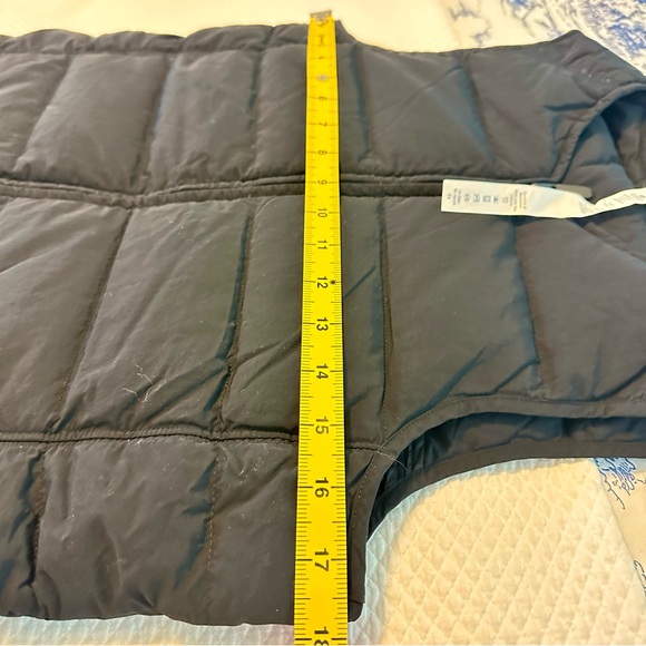 Lululemon women black vest
90% Grey goose down
10% Goose feathers - Picture 9 of 10